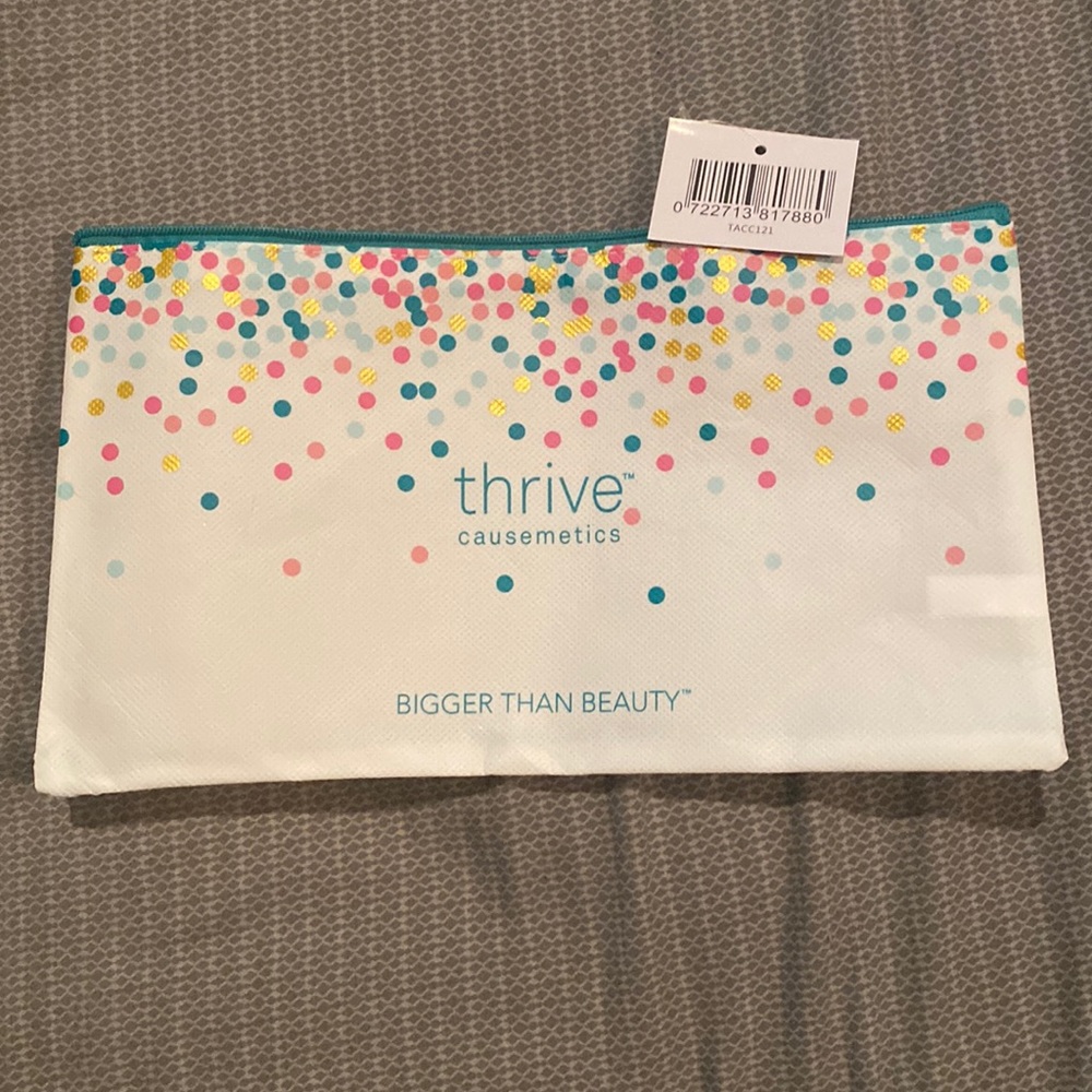 Thrive Causemetics makeup bag